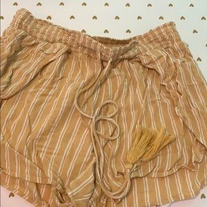 yellow amarican eagle flow shorts